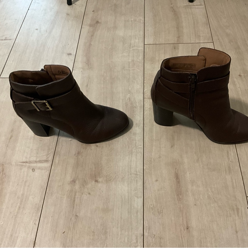 Vionic Brown 3 inch heel Ankle Boots